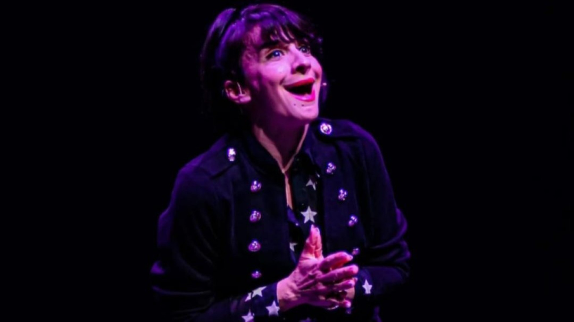 “Histeriotipos”, el unipersonal de humor con Anita Martínez llega a Mendoza